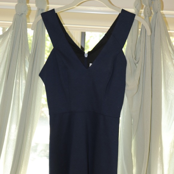 BCBG DRESS! NAVY! - Picture 2 of 3
